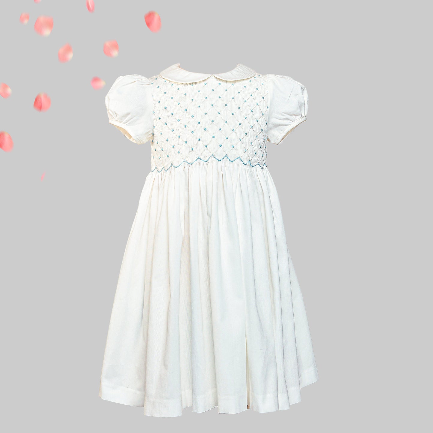 Robe à smocks brodée